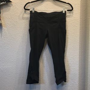 Lululemon black running crops side pockets 6